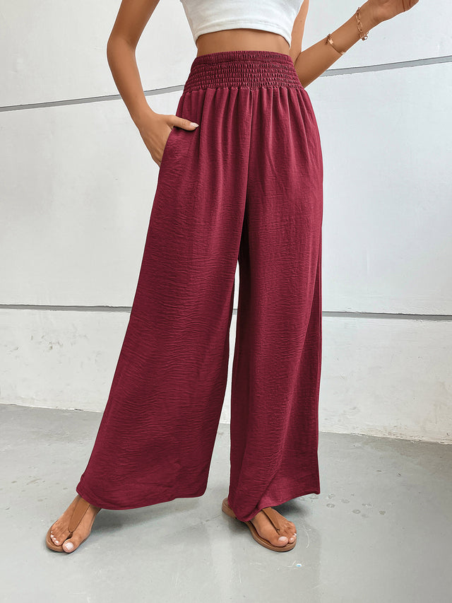 Wide leg pants with pockets, opaque.