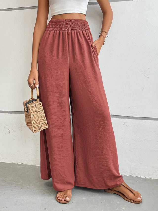 Wide leg pants with pockets, opaque.