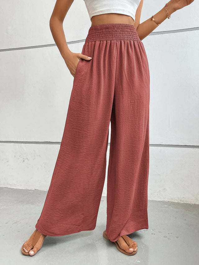 Wide leg pants with pockets, opaque.