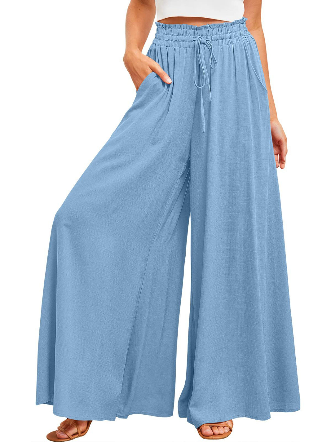 Wide leg pants with pockets, opaque.