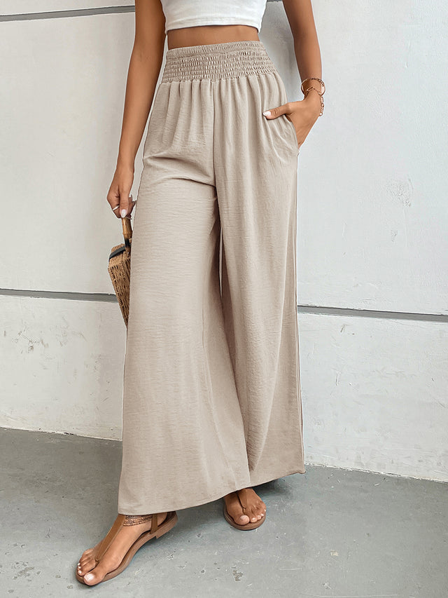 Wide leg pants with pockets, opaque.