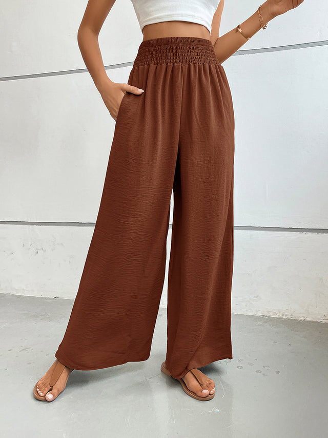 Wide leg pants with pockets, opaque.