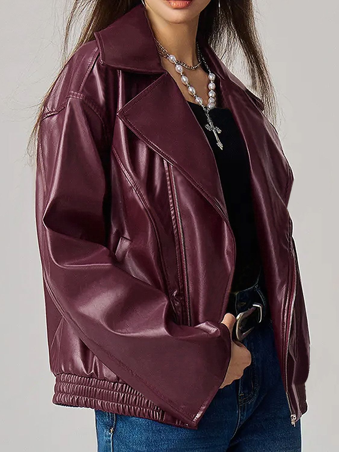 Zip up drop shoulder jacket with pockets.
