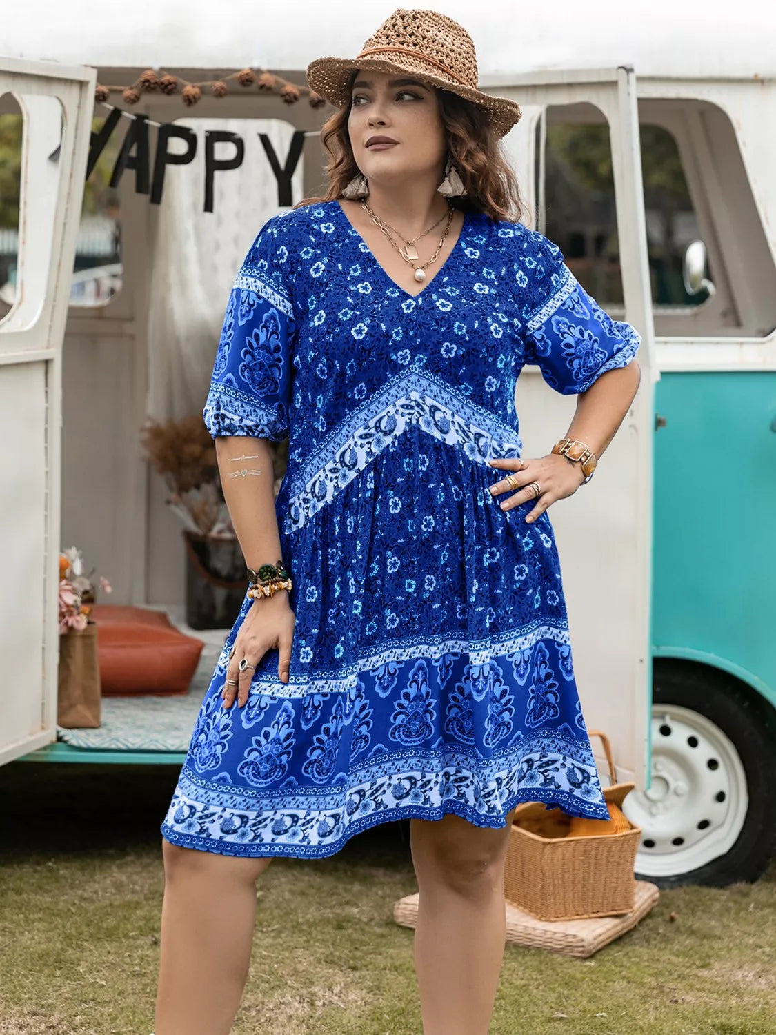 Plus Size Lace Patchwork Short Sleeve Maxi Dress with Tied Waist.