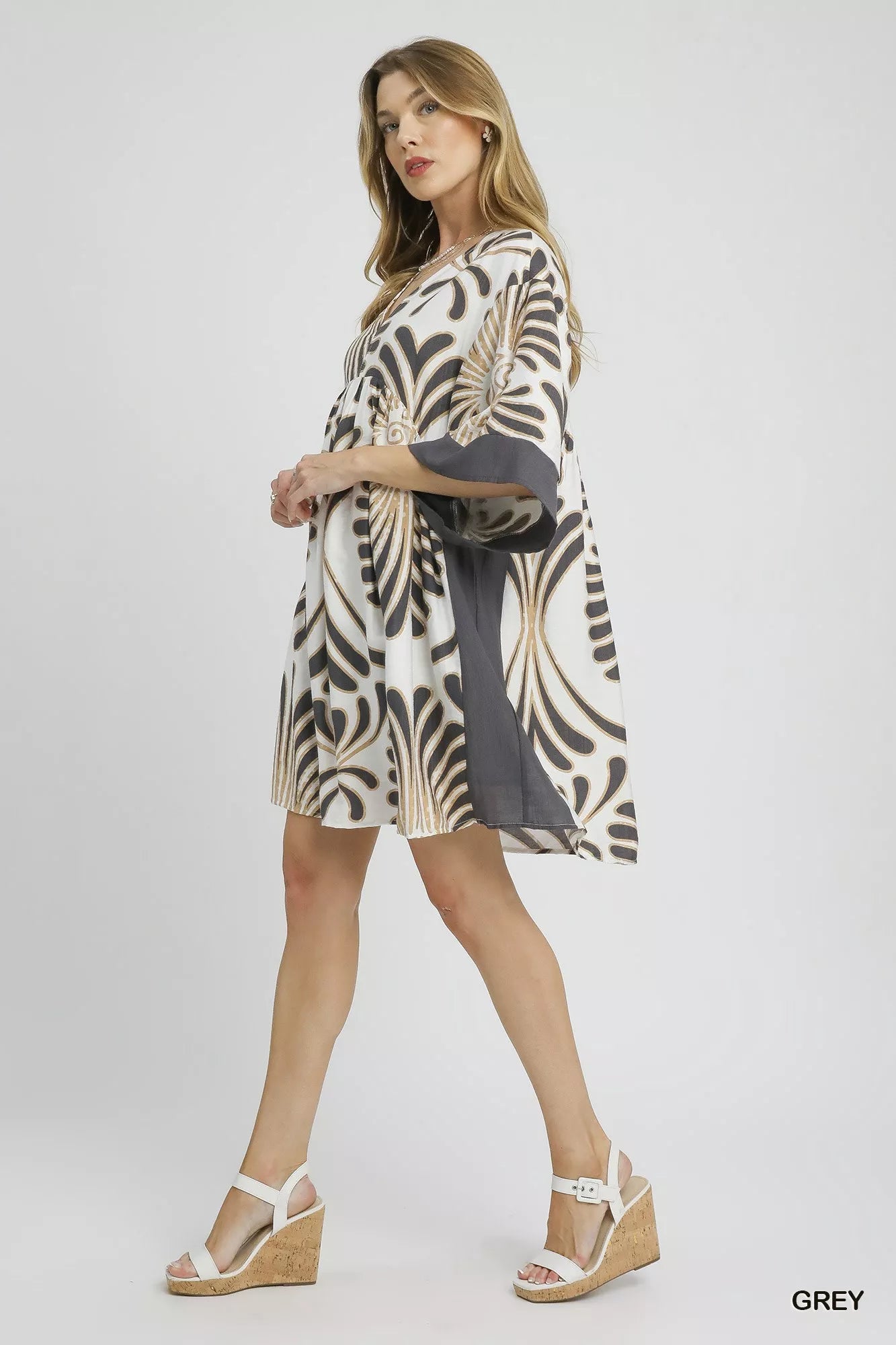 Abstract Print Kimono Sleeve Mini Dress - Geometric & V-Neck.