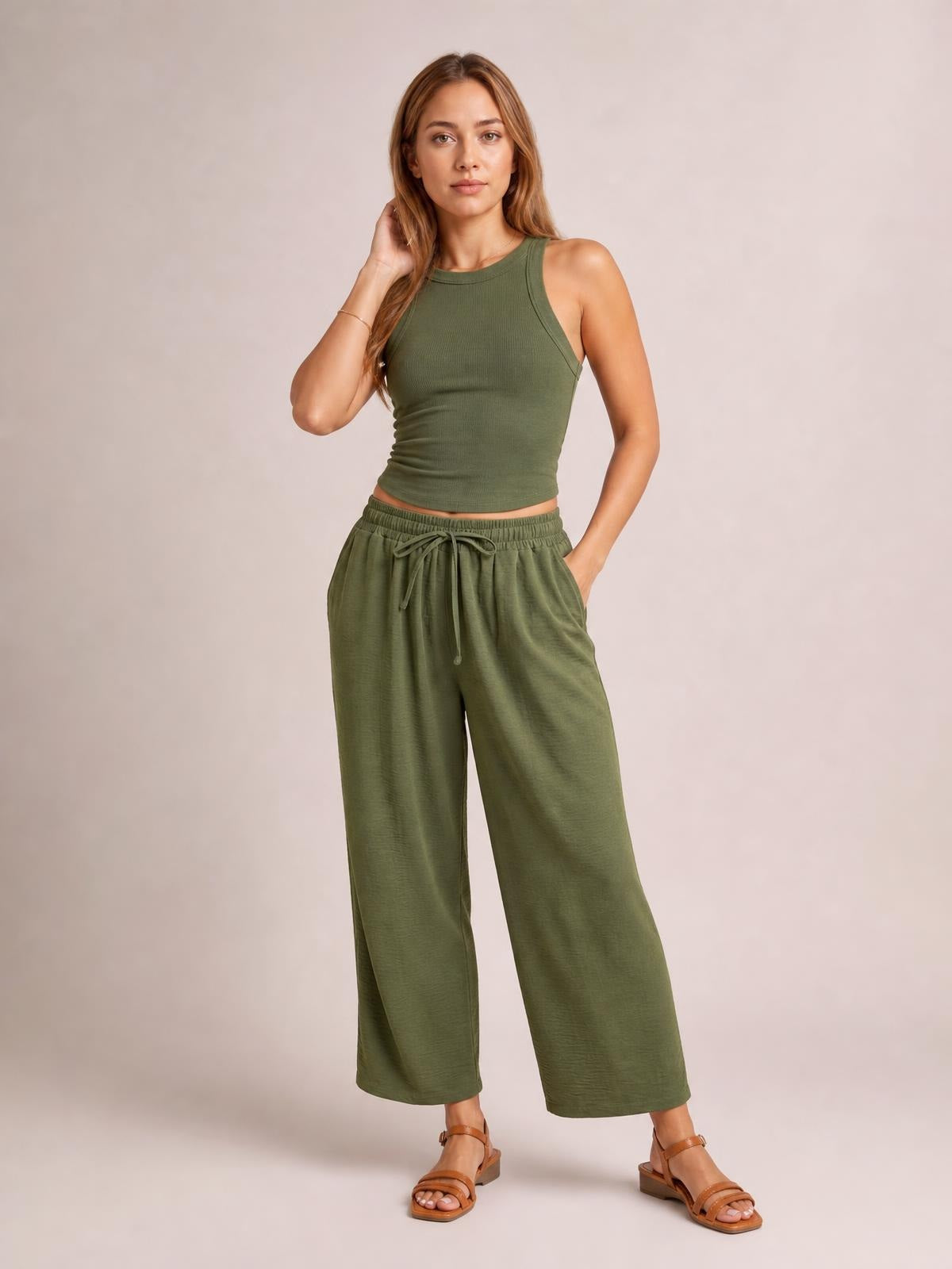 Drawtising Cropped Jogger Pants · Medium / Three-Quarter