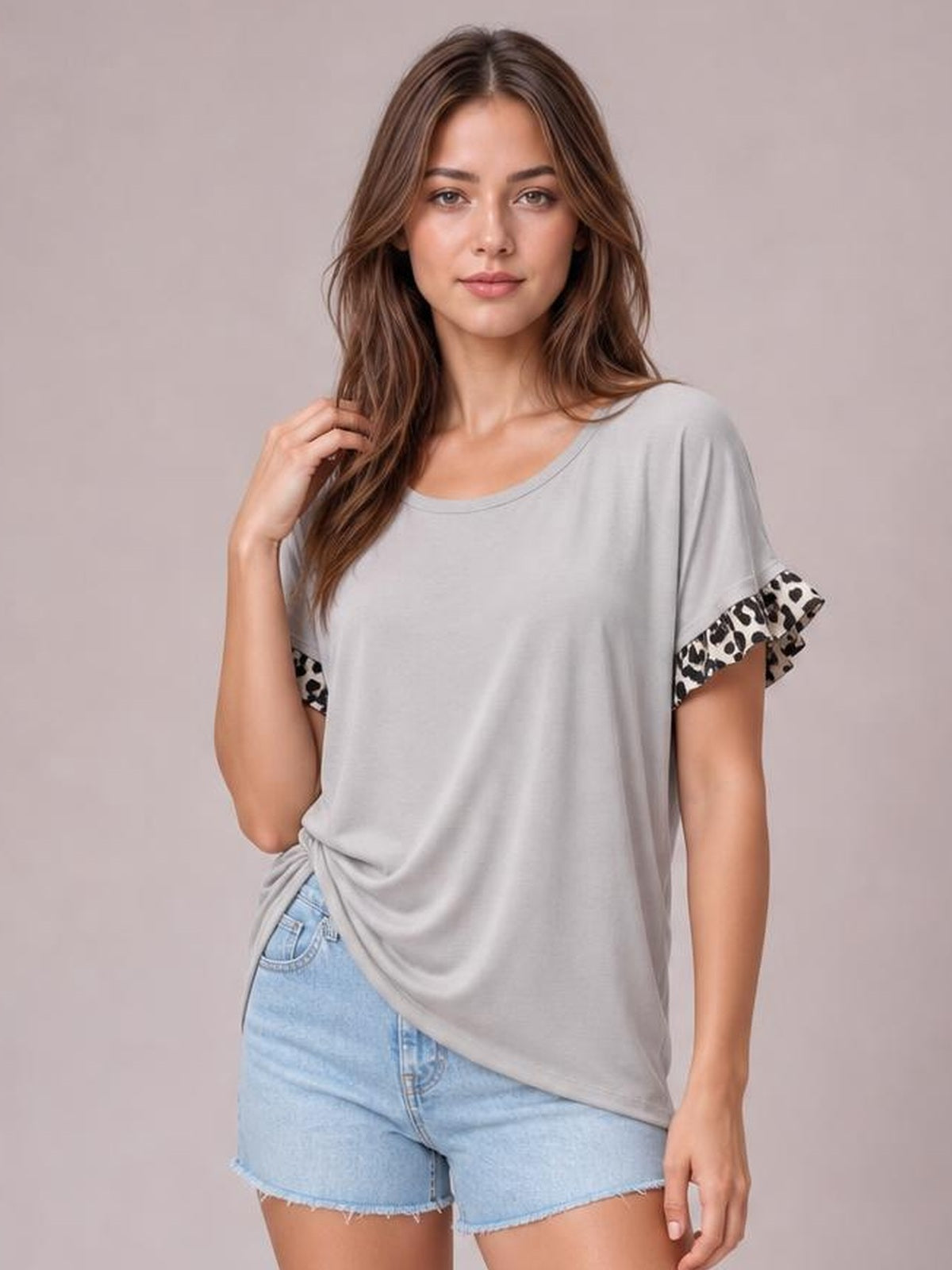 Leopard Round Neck Short Sleeve T-Shirt · Medium / Three-Quarter