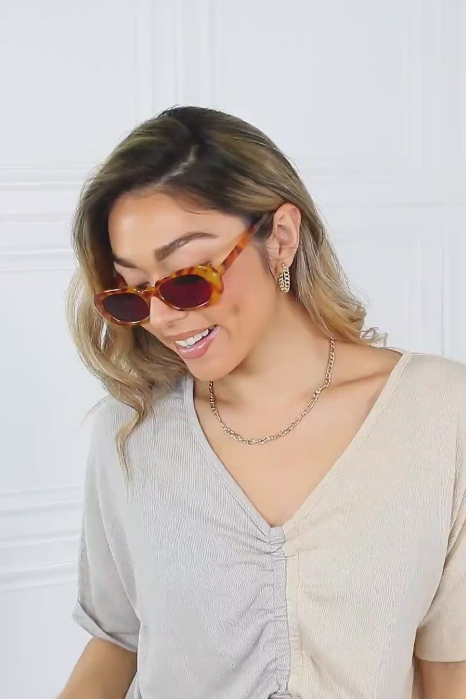 Load video: Oval Full Rim Sunglasses
