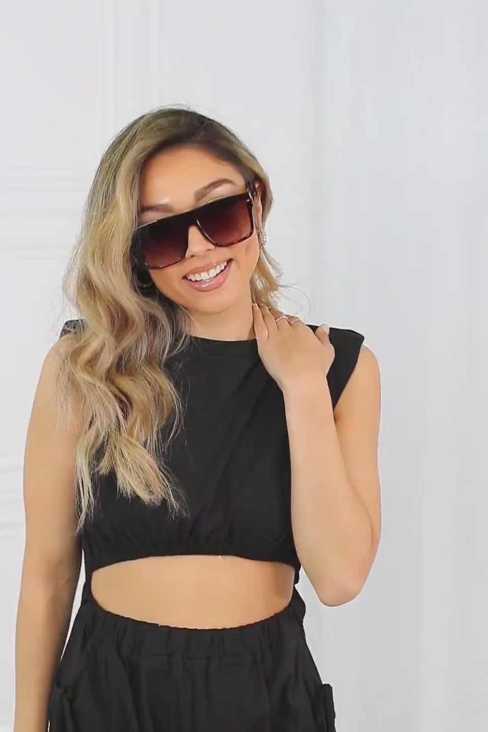 Load video: Tortoiseshell Square Full Rim Sunglasses