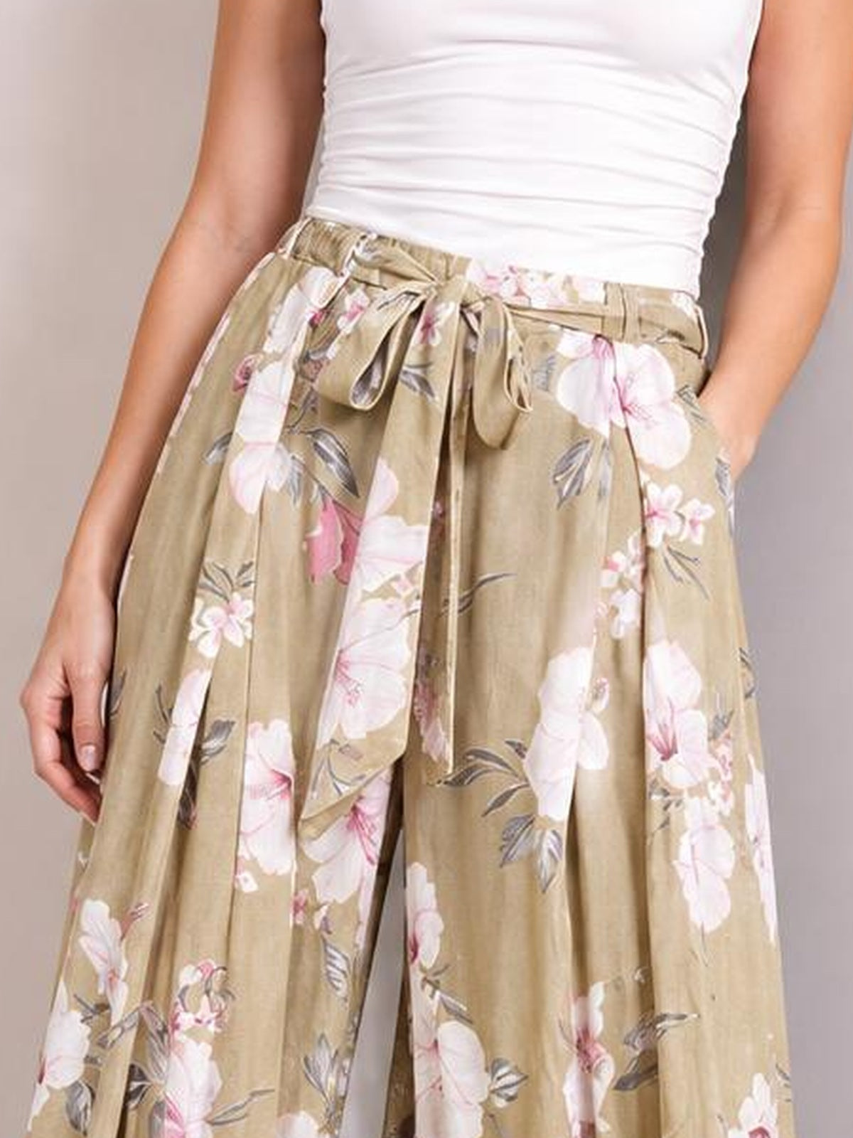 Tied Waist Slit Floral Wide leg Pants · Medium Editorial · Knee / Thigh Up